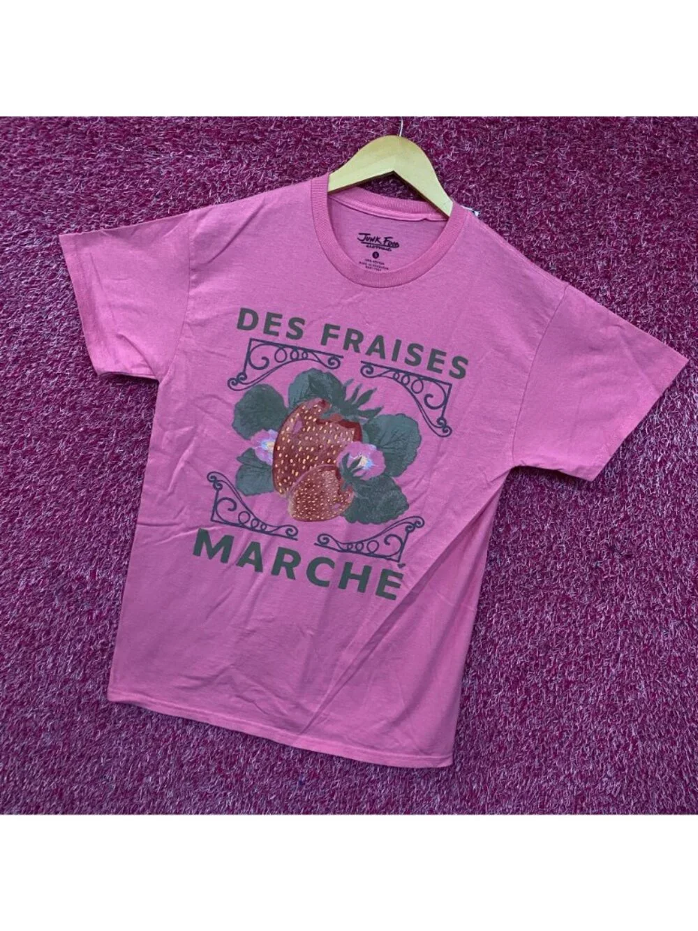Junk Food Des Fraises Marché Cute Graphic T-Shirt Small
